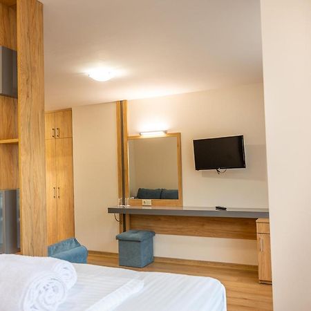 Eco Hotel Momata Kolarovo Bagian luar foto