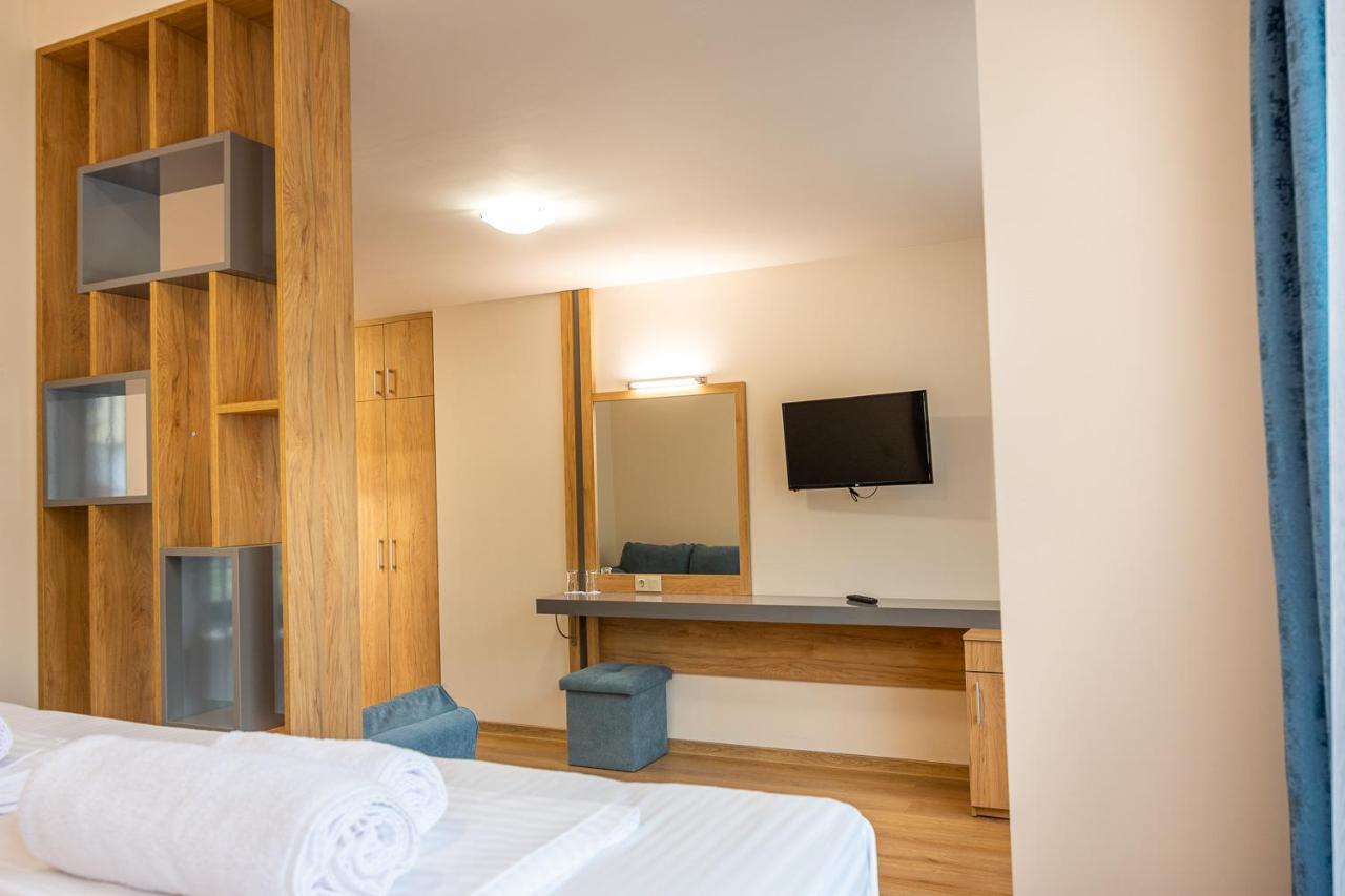 Eco Hotel Momata Kolarovo Bagian luar foto