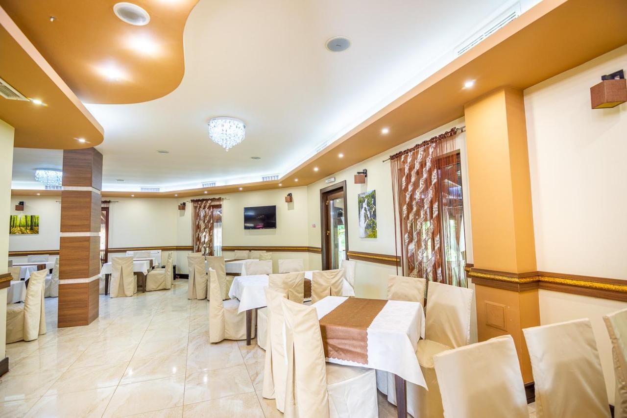 Eco Hotel Momata Kolarovo Bagian luar foto