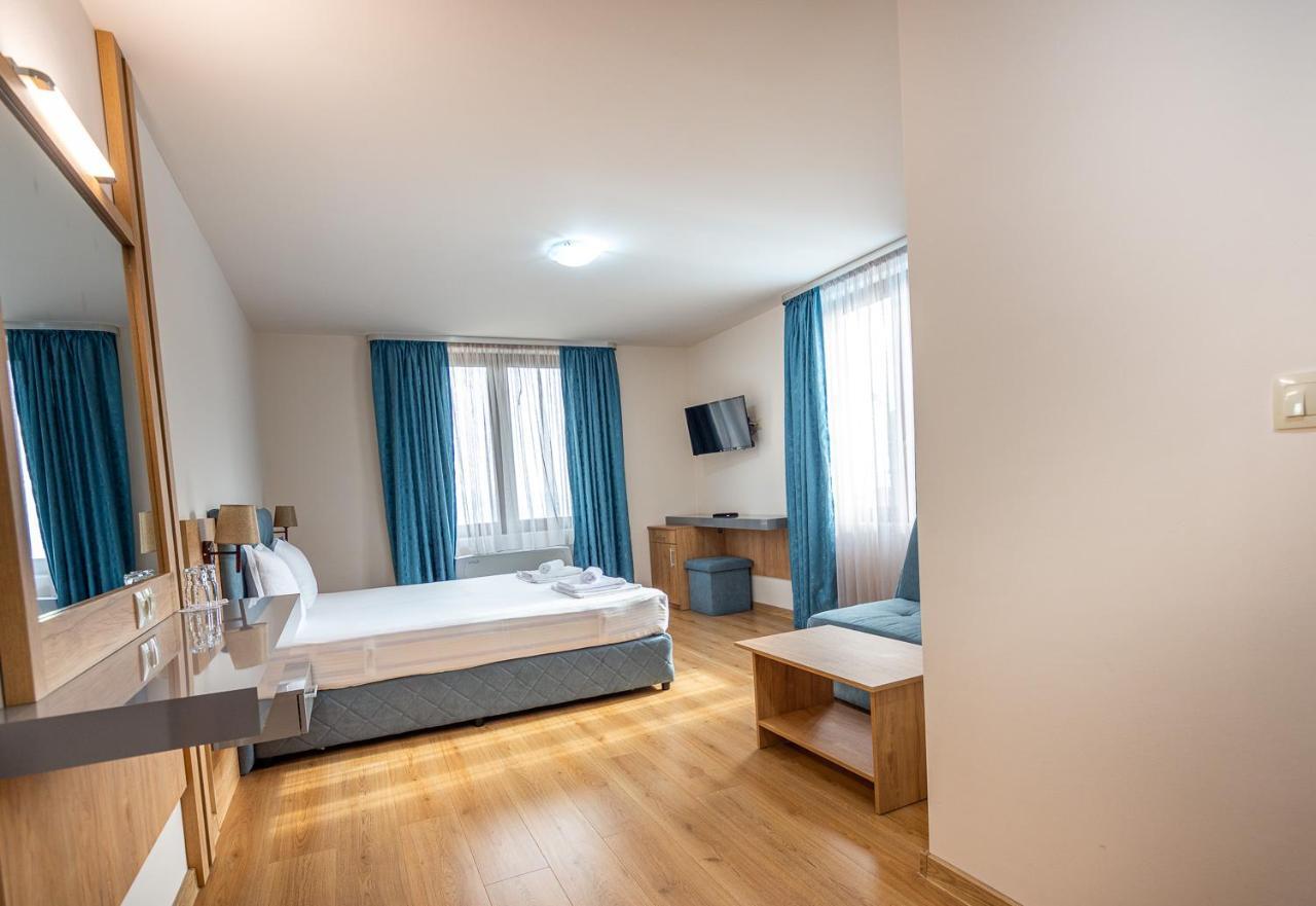 Eco Hotel Momata Kolarovo Bagian luar foto