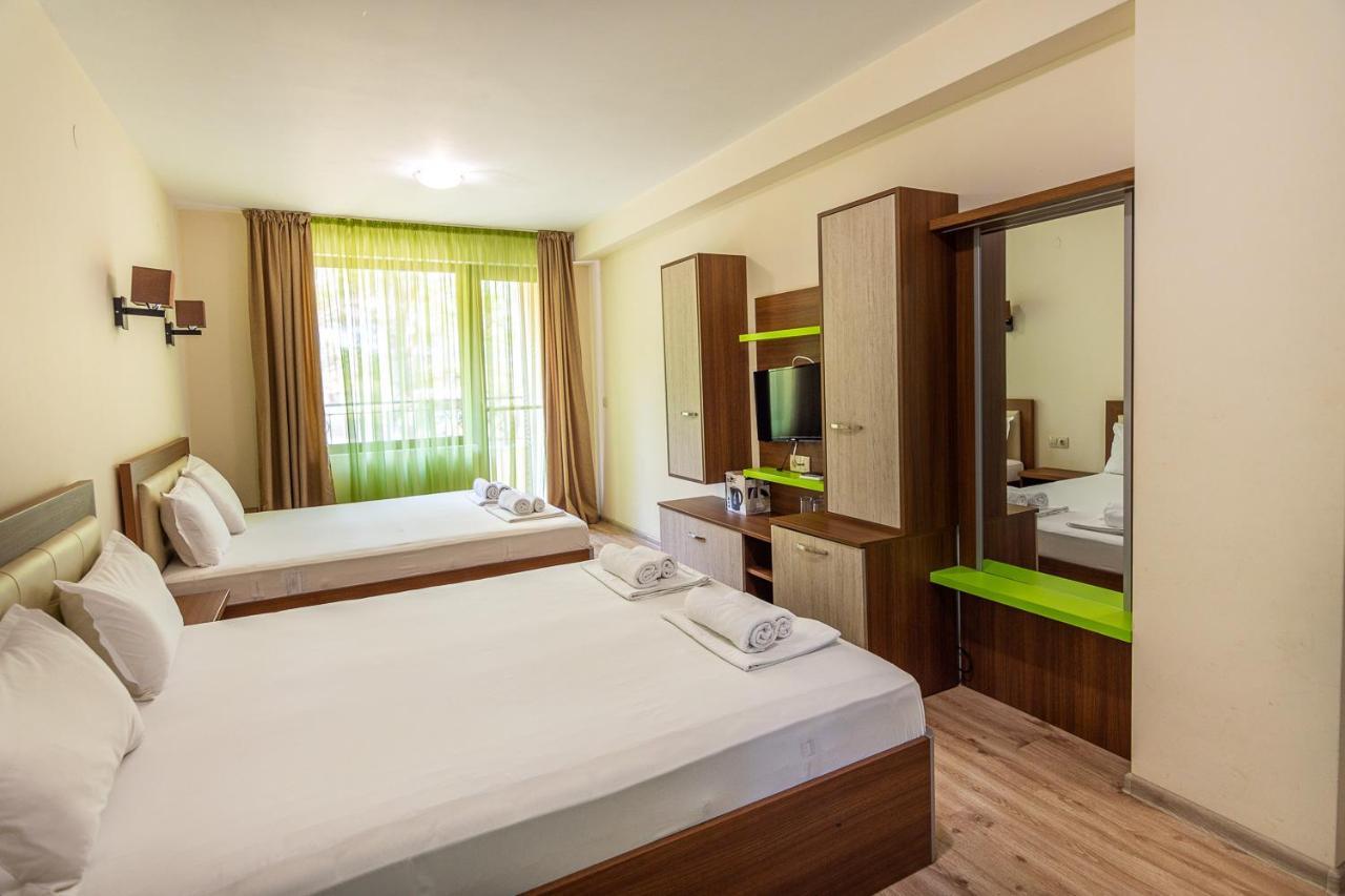 Eco Hotel Momata Kolarovo Bagian luar foto