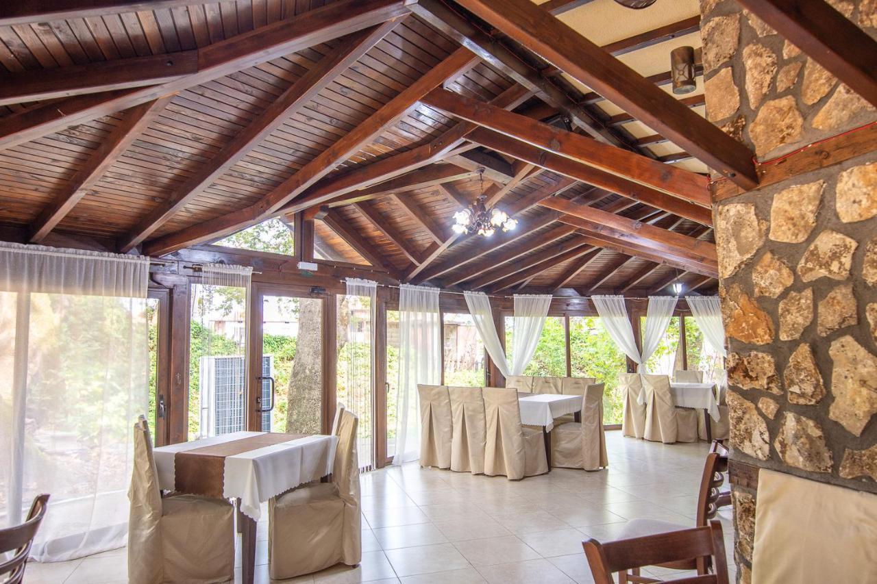 Eco Hotel Momata Kolarovo Bagian luar foto