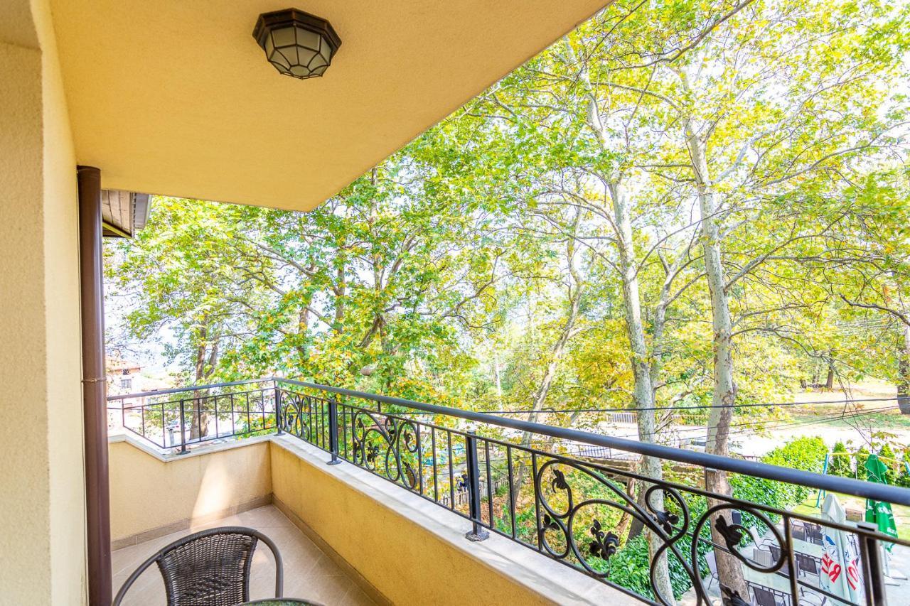 Eco Hotel Momata Kolarovo Bagian luar foto