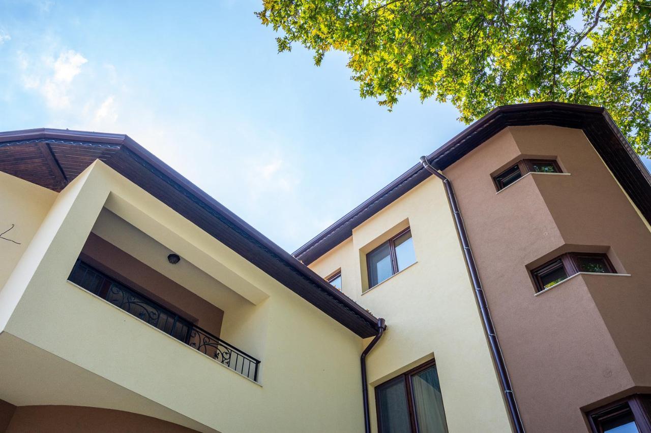 Eco Hotel Momata Kolarovo Bagian luar foto