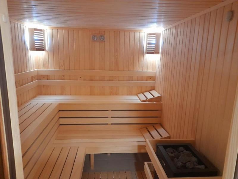 Eco Hotel Momata Kolarovo Bagian luar foto